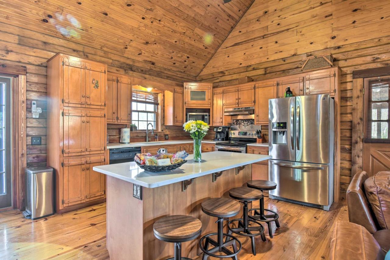 Luxury Pearcy Cabin With 5 Private Acres And Hot Tub! Buitenkant foto