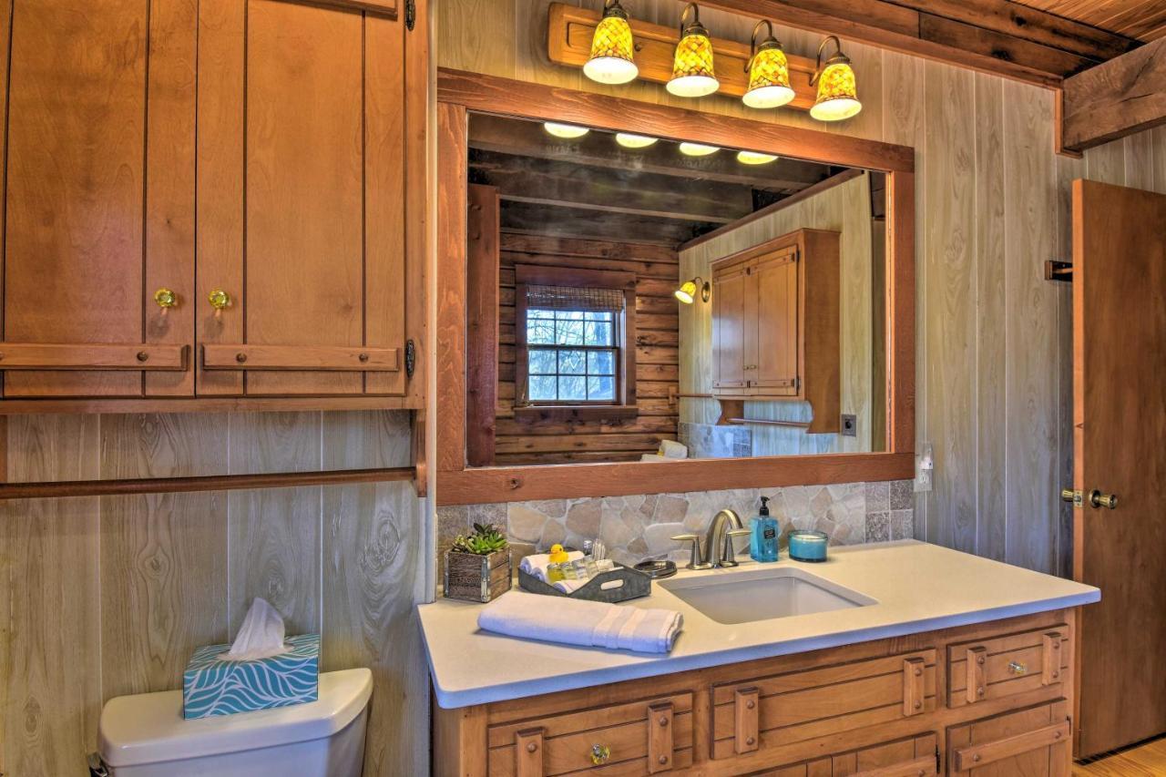 Luxury Pearcy Cabin With 5 Private Acres And Hot Tub! Buitenkant foto